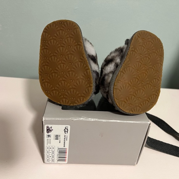 Ugg fluffy yeah slides - infants - Picture 4 of 6